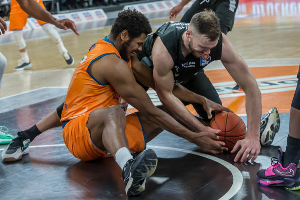 掌握其幕后 掌握其幕后